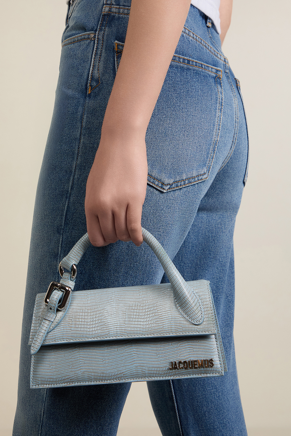 תמונת כל הלוק של תיק